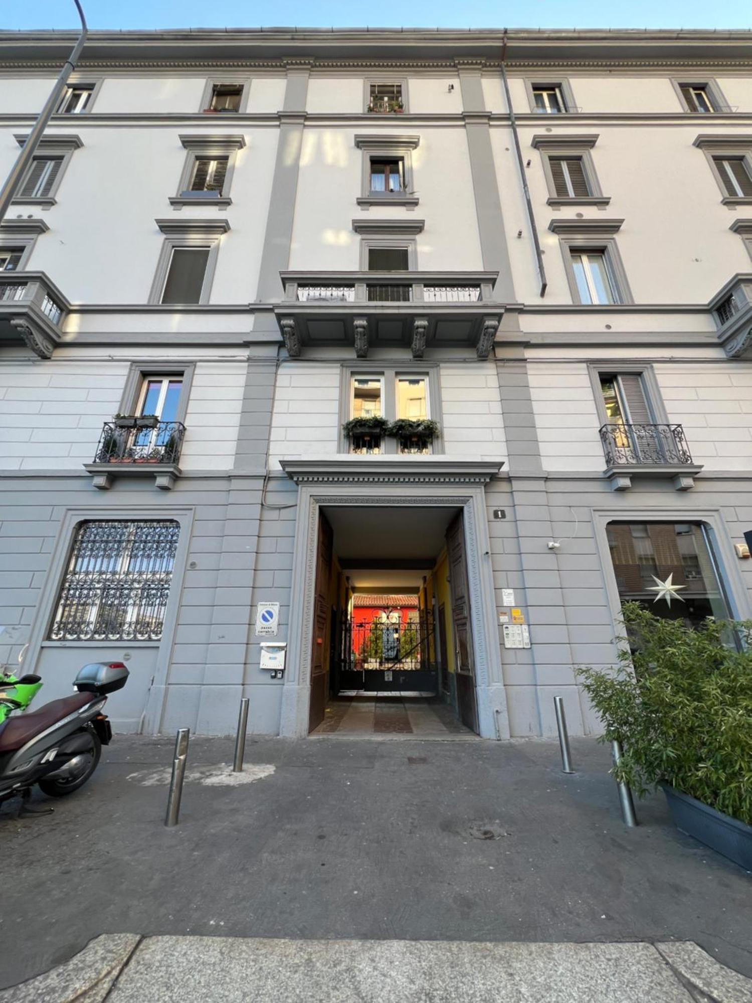 Daeiouz II Apartment Milan Bagian luar foto
